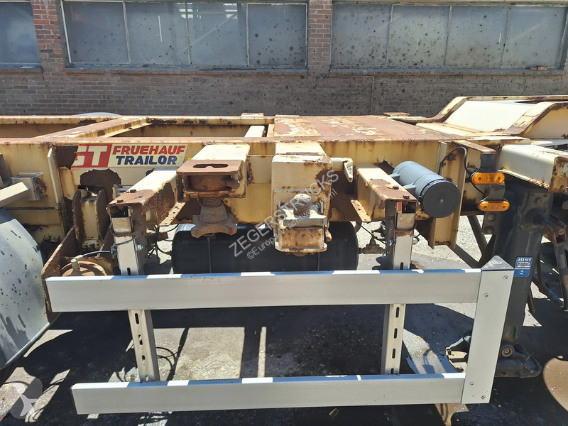 نصف مقطورة Fruehauf T38N