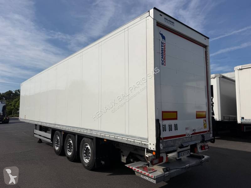 نصف مقطورة Schmitz Cargobull