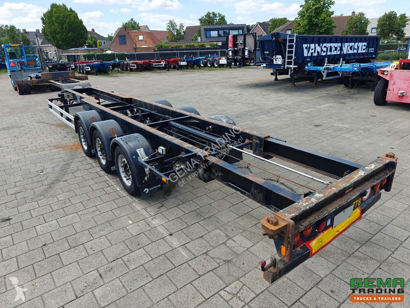 Oplegger Renders RMOC 12 27CC 40/45FT - Rear...