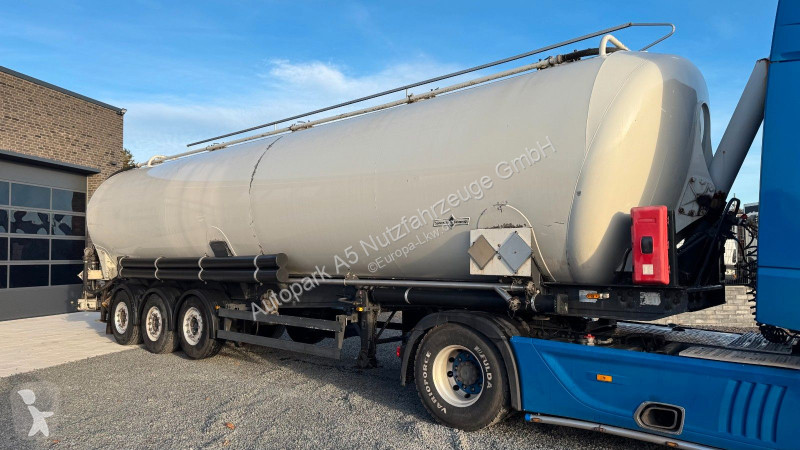 نصف مقطورة Spitzer SK 2760 CAL GGVS 60m³ Kippsilo