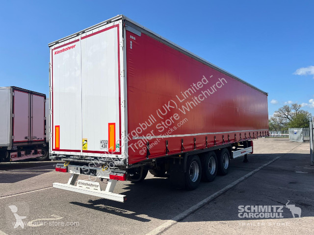 نصف مقطورة Kässbohrer Curtainsider Standard