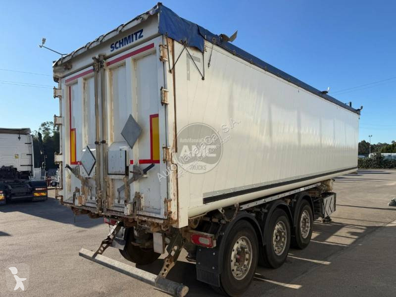 نصف مقطورة Schmitz Cargobull SCB