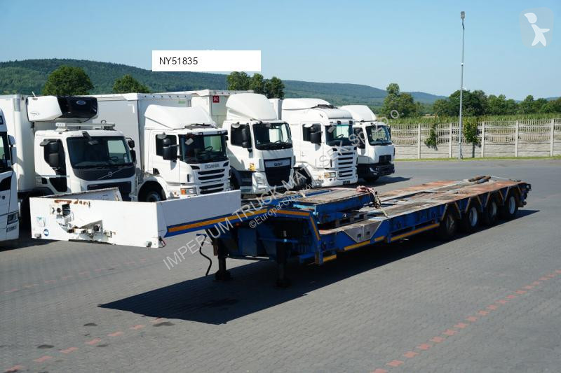 Náves Trax