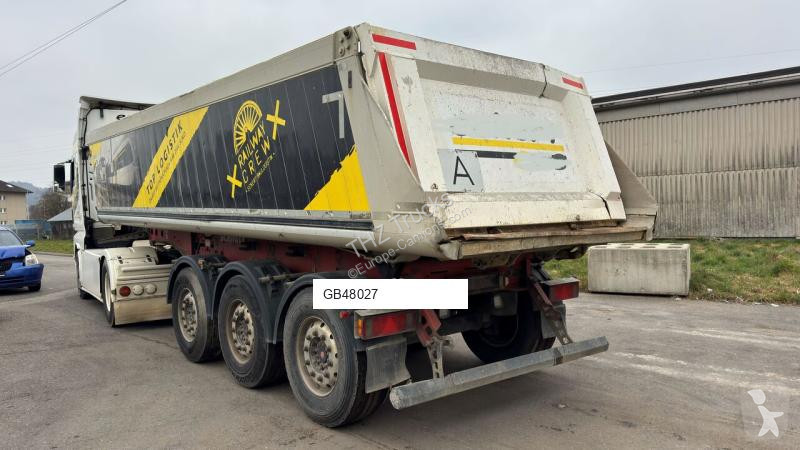 نصف مقطورة Schmitz Cargobull SGF S3