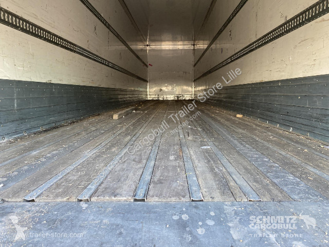 نصف مقطورة Trouillet Semitrailer Dryfreight Mega