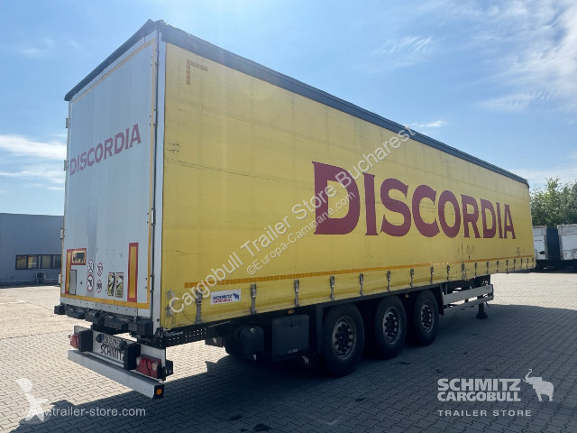 نصف مقطورة Schmitz Cargobull Curtainsider Standard