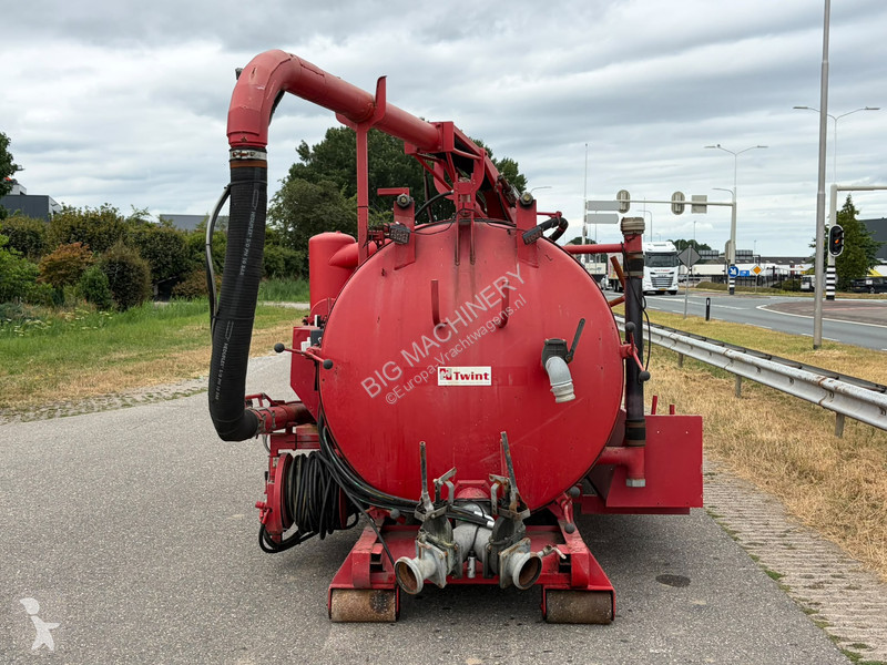 Uitrusting voor vrachtwagens  Twint Vacuum tank