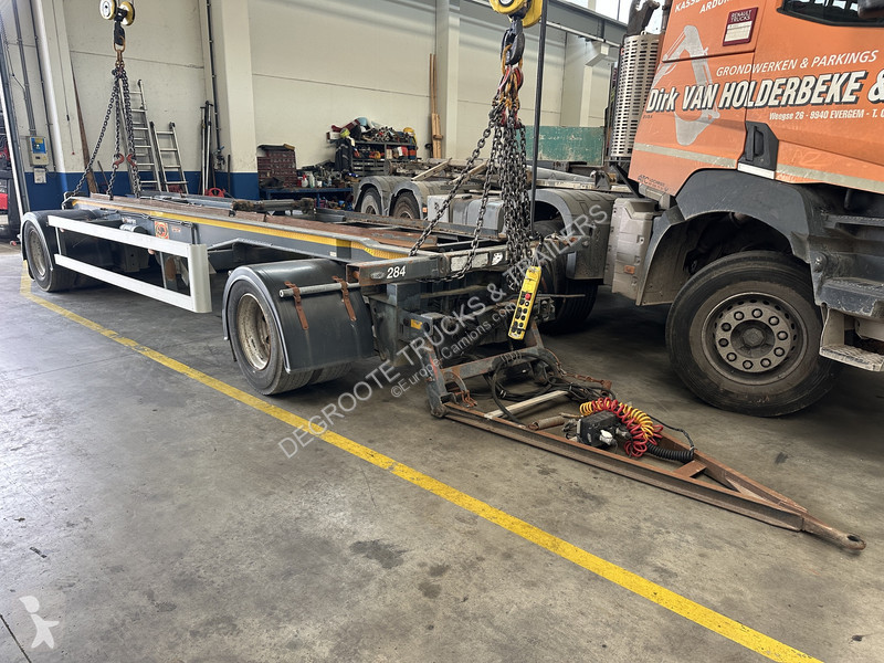 Semirremolque AJK Kip chassis