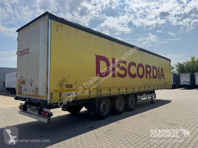 Félpótkocsi Schmitz Cargobull Curtainsider...