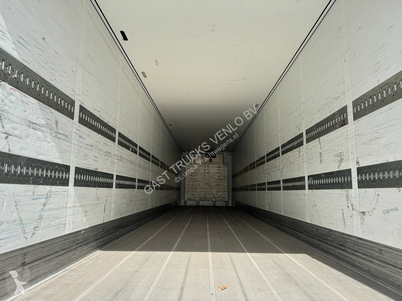 Полуприцеп Schmitz Cargobull Thermo King SLXi...