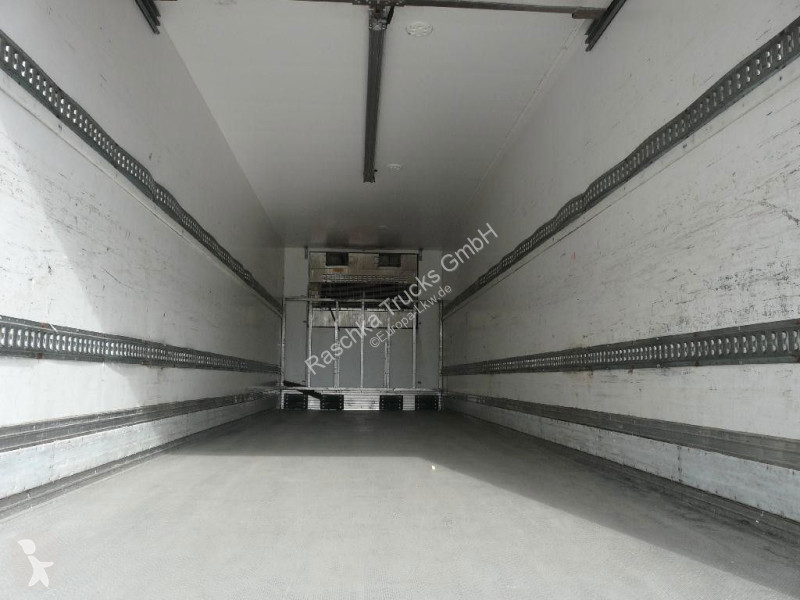 Semitrailer Fruehauf Carrier Vector 1550...