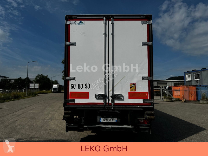 Semirimorchio Fruehauf Standort Budapest