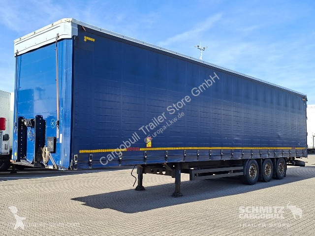 نصف مقطورة Kögel Curtainsider Mega