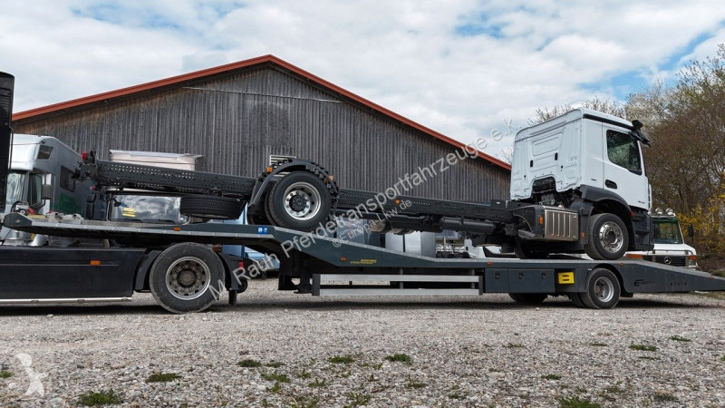 Autotransporter semi-trailer