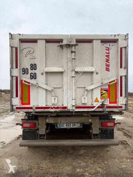 Benalu  semi-trailer