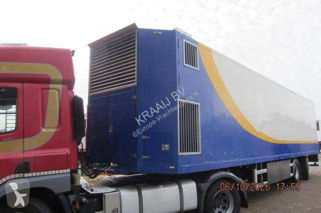Floor  semi-trailer