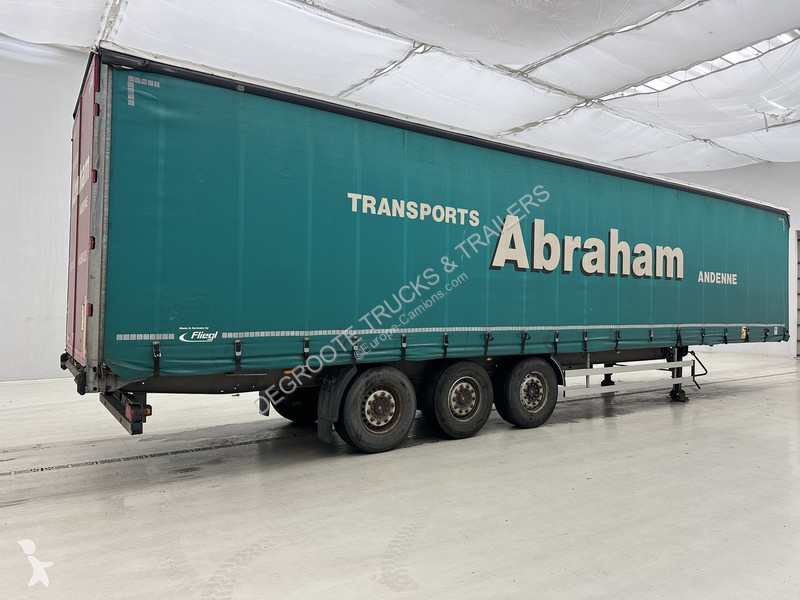 Fliegl Tautliner semi-trailer