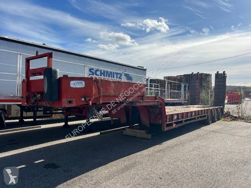 Trax  semi-trailer