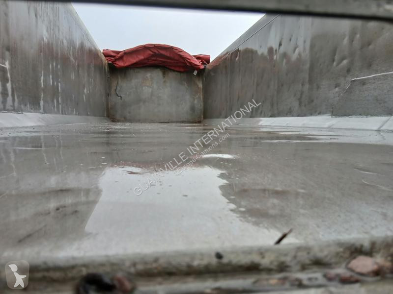 نصف مقطورة Stas