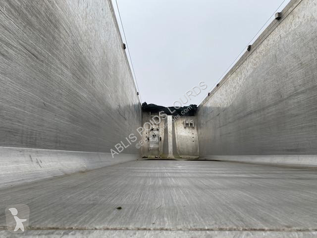 Benalu  semi-trailer