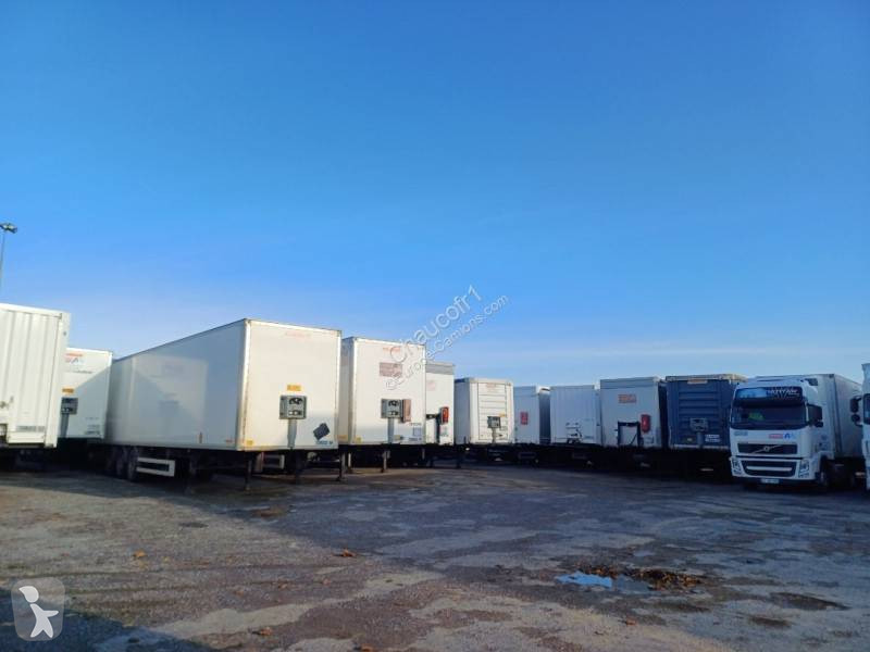 Semirremolque Fruehauf FOURGON A LA LOCATION
