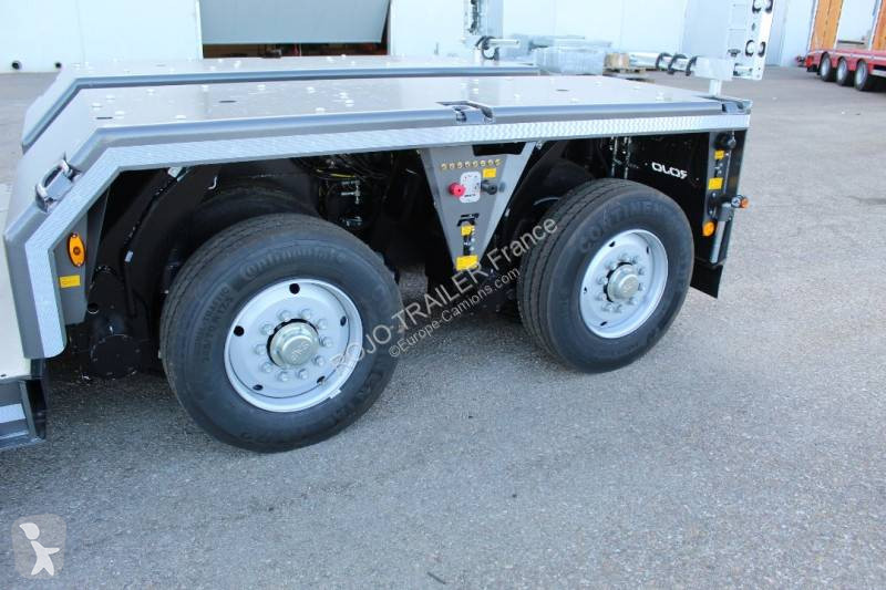 Semitrailer Rojo Trailer PORTE-ENGINS...