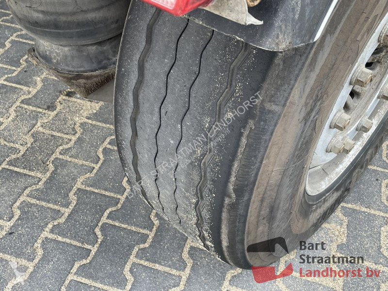 Semiremorca Carnehl CHKS/HH 3 assen geisoleerde...