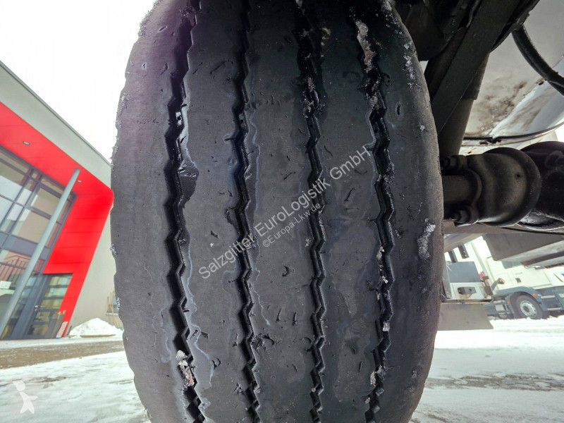 نصف مقطورة Kässbohrer STB / Liftachse /...