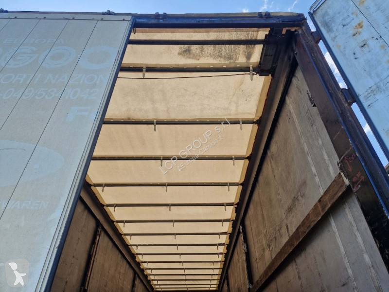 نصف مقطورة Schmitz Cargobull SK010