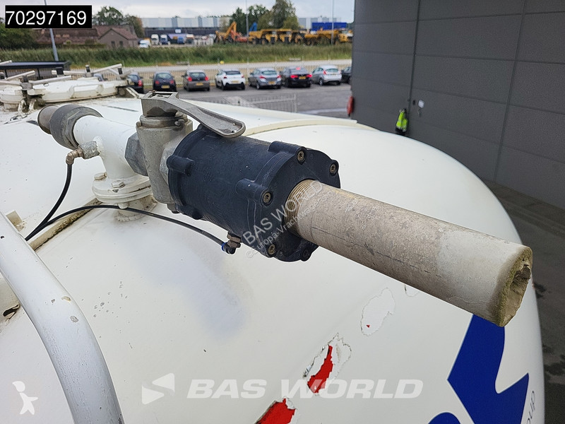 Semi remorque  SVM 39000L Liftachse Cement