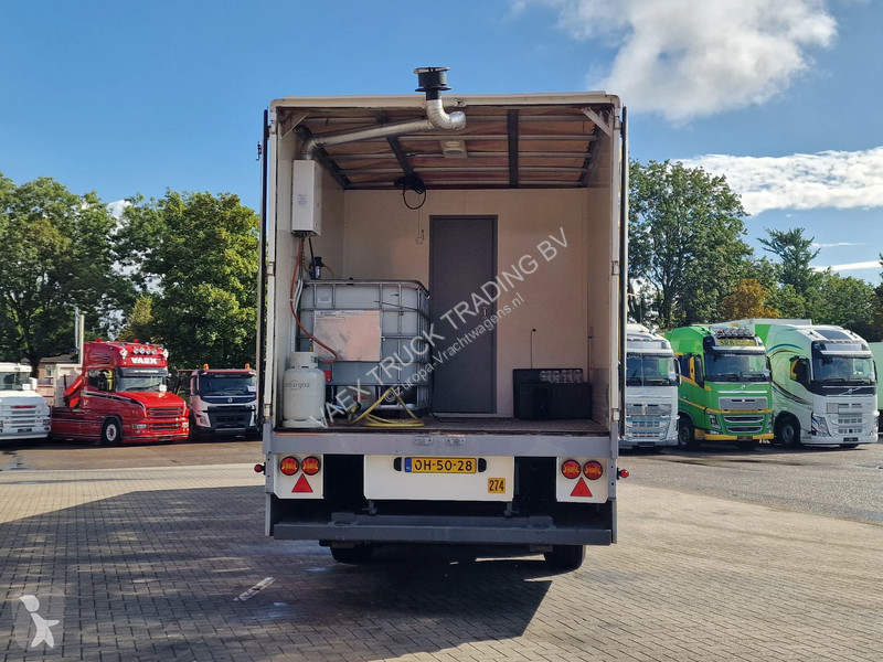 Полуприцеп  913- Camper trailer - 8 bed - Bar -...