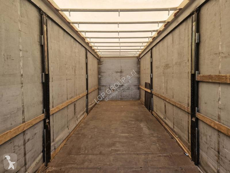 نصف مقطورة Schmitz Cargobull SK010