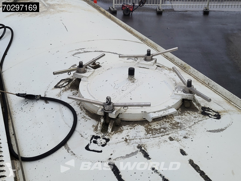 Semi remorque  SVM 39000L Liftachse Cement