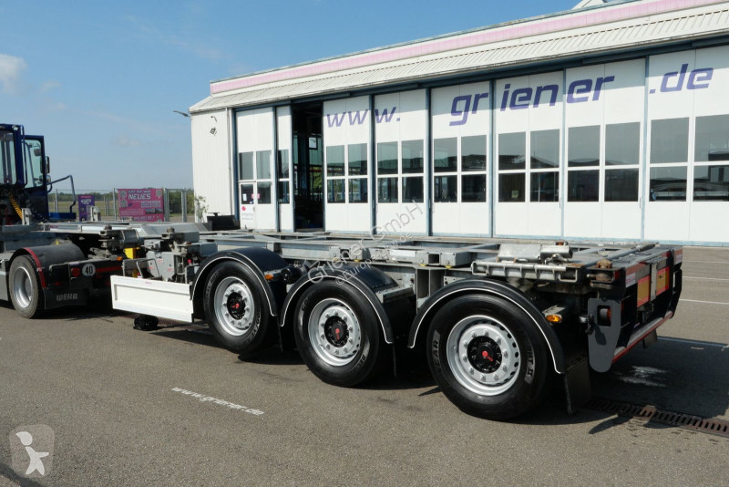Semiremorca Renders TYPE EURO 820 / LIFT...