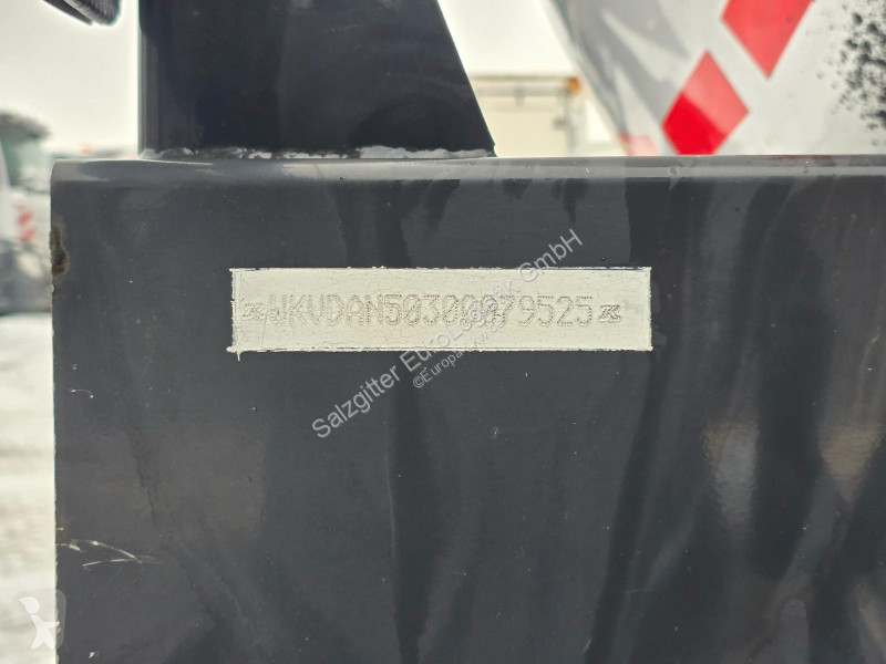 نصف مقطورة Kässbohrer STB / Liftachse /...