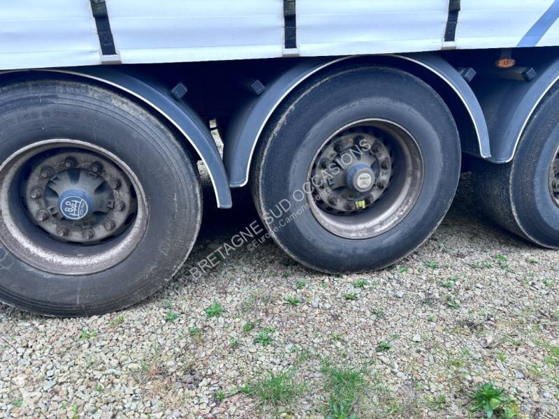 Semitrailer Fruehauf 3 essieux