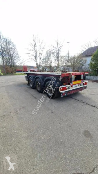 Semitrailer Schwarzmüller kurzes 3- Achs...