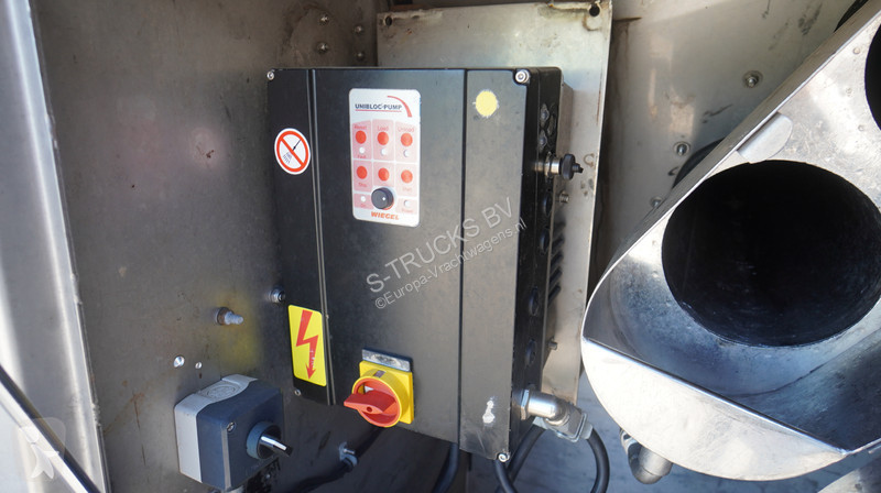 Semi reboque Burg 3 AXLE FOOD TRAILER 38.000 LTR