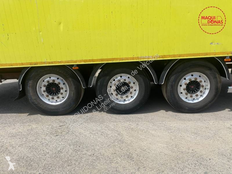 نصف مقطورة Benalu B306C2AA
