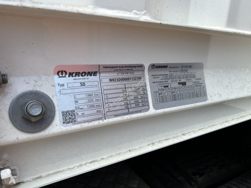 Semitrailer Krone SDK27 Dryliner  Koffer...