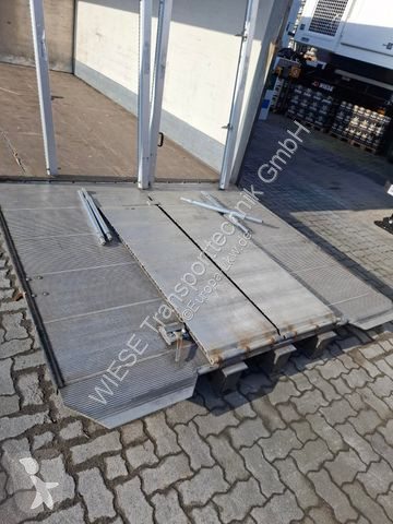 Uitrusting voor vrachtwagens  Getränke...