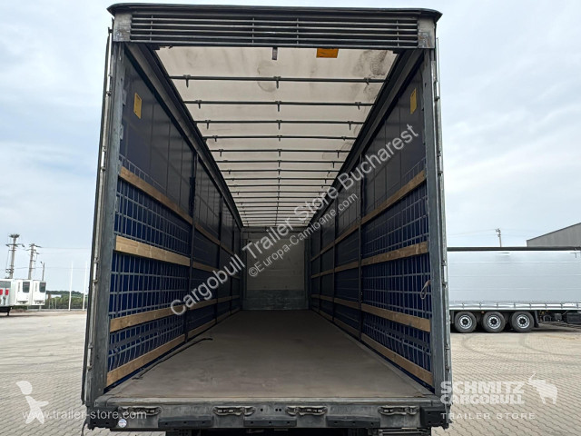 Sættevogn Schmitz Cargobull Curtainsider Mega