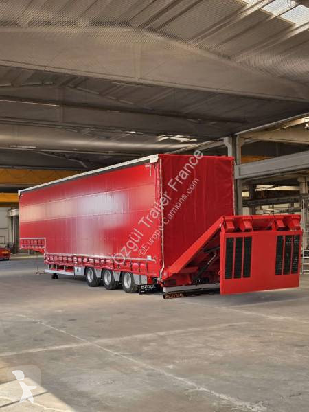 Semitrailer Ozgul Porte engins 3 essieux bachée