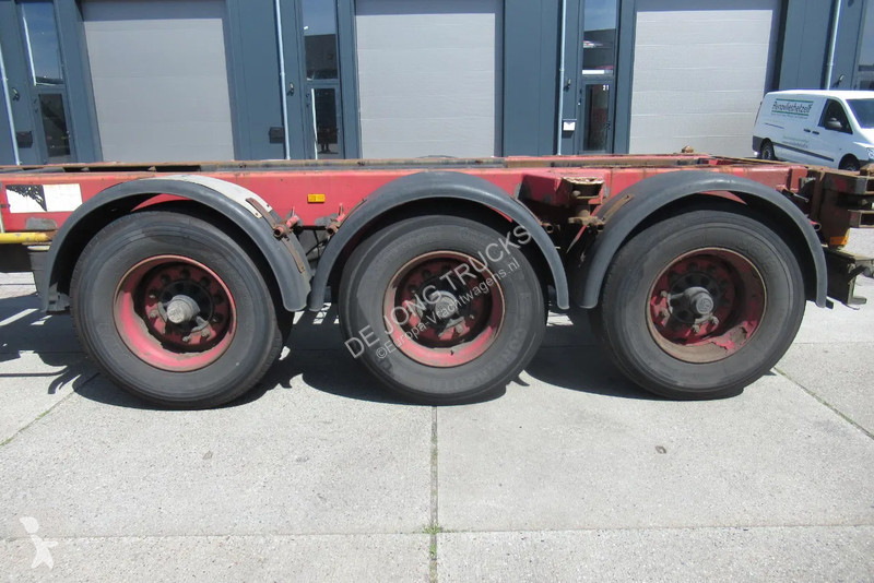 Semitrailer Renders Container Chassis /...
