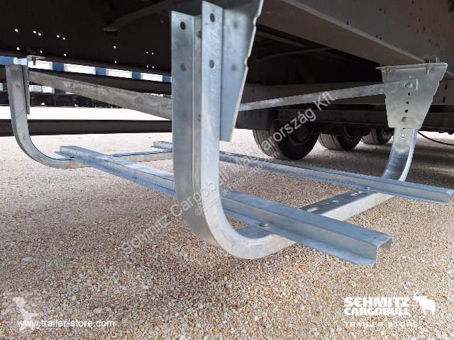 نصف مقطورة Schmitz Cargobull Curtainsider Mega