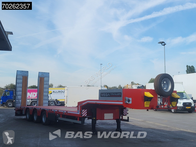 نصف مقطورة  Lowbed 2 axles NEW Hydr. Ramps....