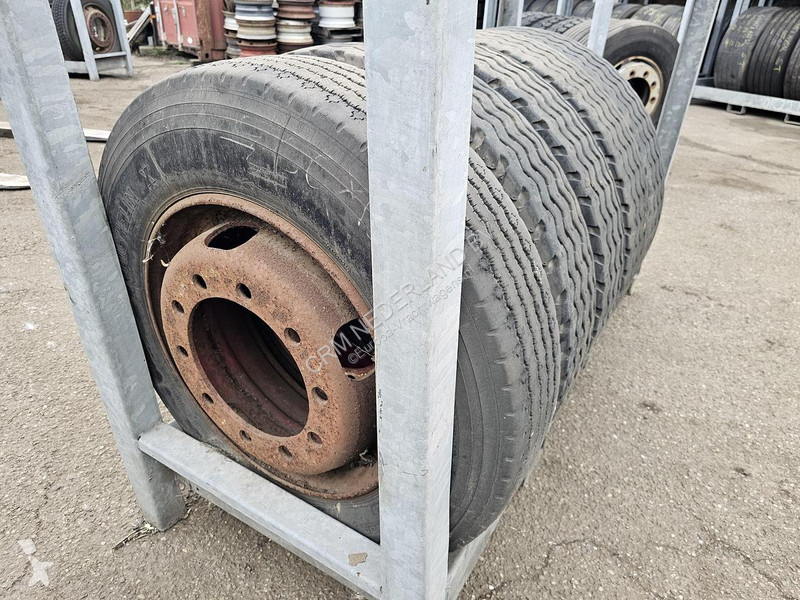 قطع غيار الآليات الثقيلة Uniroyal 9 R 22.5