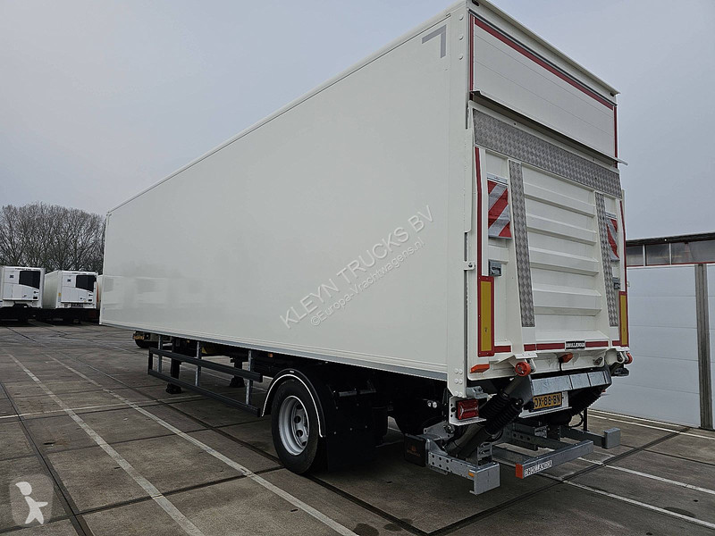 Полуприцеп  TFSH 09 KOFFER STUURAS LAADKLEP
