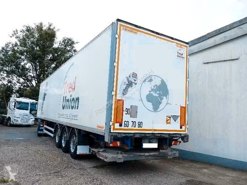 نصف مقطورة Fruehauf Koffer
