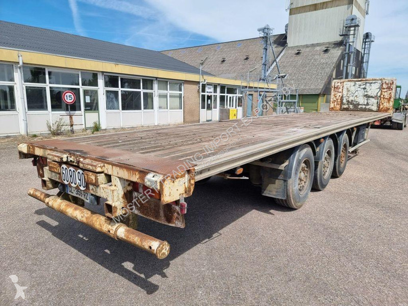 نصف مقطورة Titan Mercedes Titan 3-axle flatbed...
